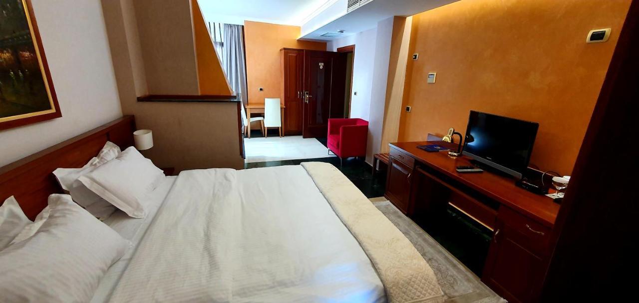Nov Hotel Tirana Exterior photo