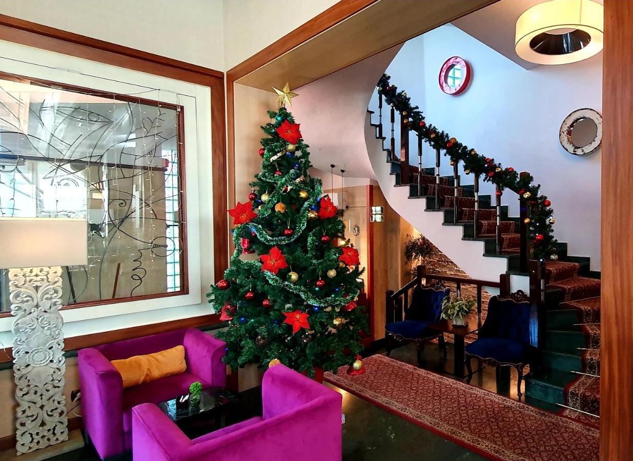 Nov Hotel Tirana Exterior photo